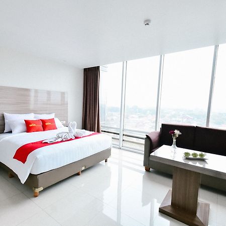 Win Grand Hotel Bekasi Luaran gambar